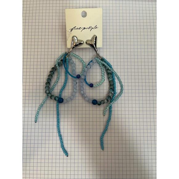 NWT Free People Reese Dangle Earrings Mixed Sky Blue - Picture 3 of 4